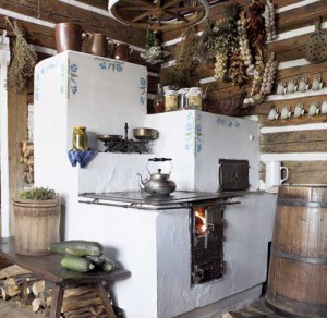 печка в деревенском доме