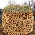 дрова на даче дровница
