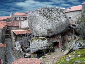 необычный деревенский дом в Португалии