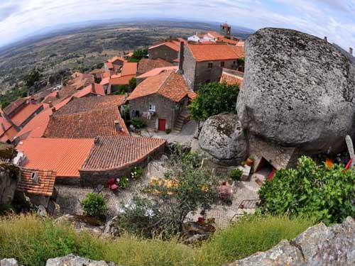 необычная деревня в Португалии