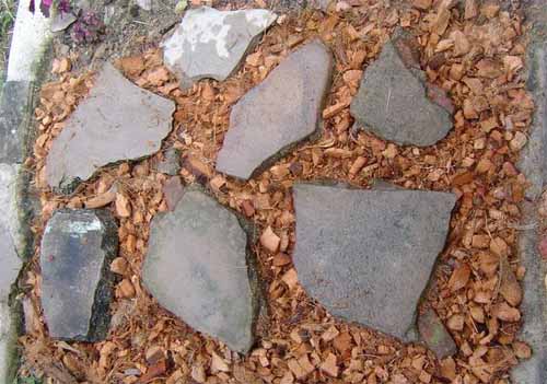 как сделать садовую дорожку из камня