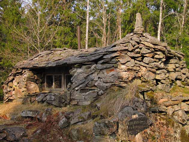 необычные дома из природного камня